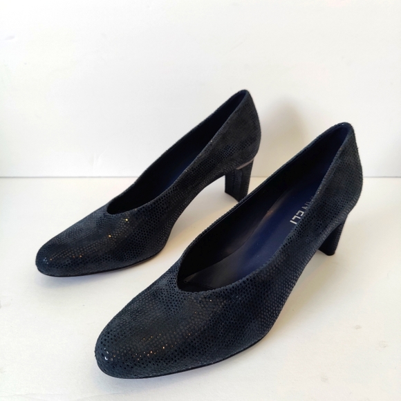 Vaneli Dayle Classic slip-on Navy Pumps - Picture 1 of 6